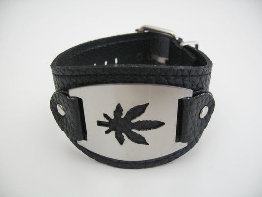 Armband met metalen plaat Cannabis
