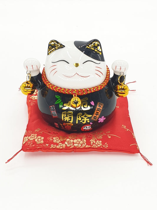 Lucky Cat Spaarpot op Kussen met 2 Bellen (Zwart)
