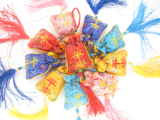 Wholesale - Ping An Lucky Pendant &amp; Brocade bag (10 pieces)