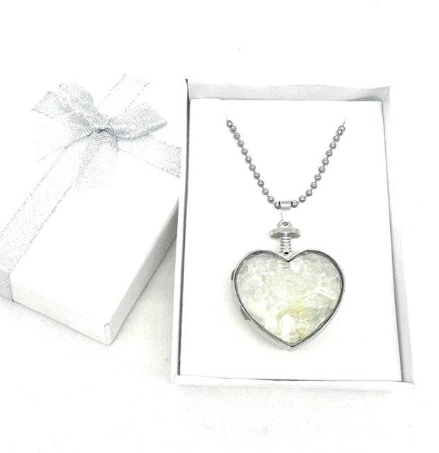 Herzförmige Opal-Halsket met Geschenkdoos