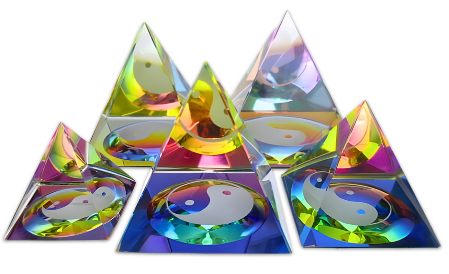 Kristal Piramide Yin Yang Kleur 8 x 8 cm