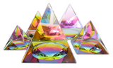 Gekleurde kristalpiramide 5 × 5 cm