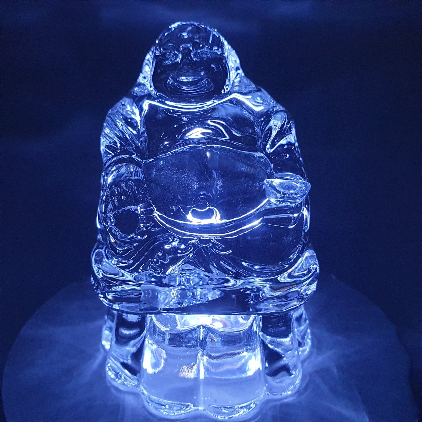 Kristallische Chinese Boeddha op Lotusblte