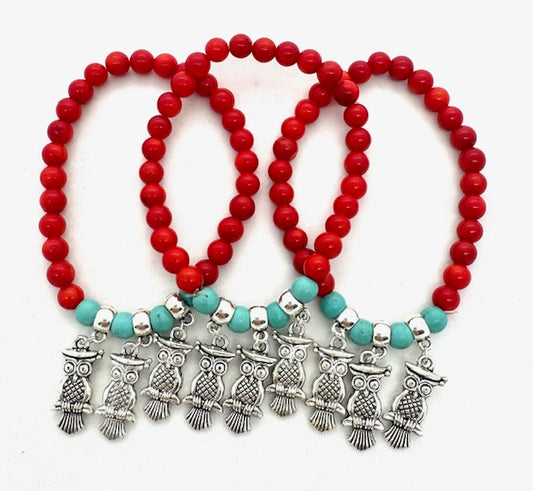 Rotes Korallenarmband met 3 Eulenanhängern