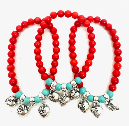 Rotes Korallenperlenarmband met 3 Herzanhangers